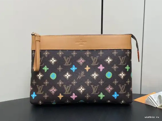 WIS LOUIS SOUPLE-32*21*8CM POCHETTE VOYAGE VUITTON 0531